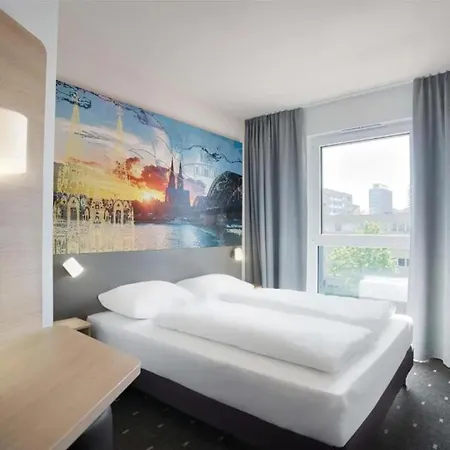 Picasso - Modernes Mit Balkon Naehe & Dom - Apartamento *
